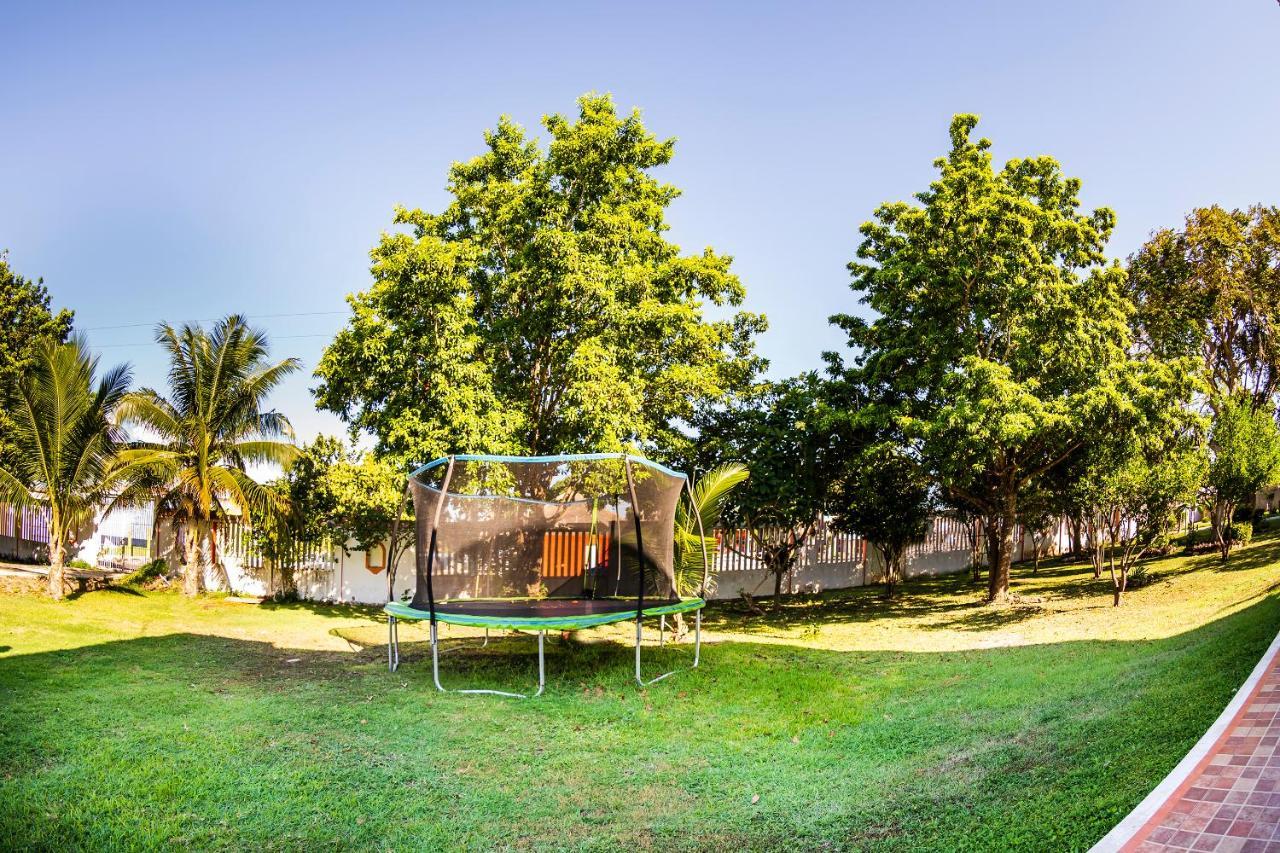Hotel Capital O Oxtankah,Chetumal Bay Calderitas Zewnętrze zdjęcie