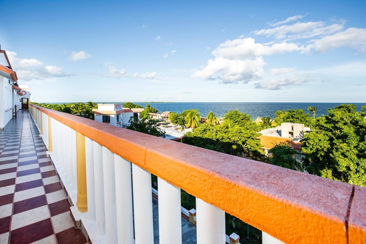 Hotel Capital O Oxtankah,Chetumal Bay Calderitas Zewnętrze zdjęcie