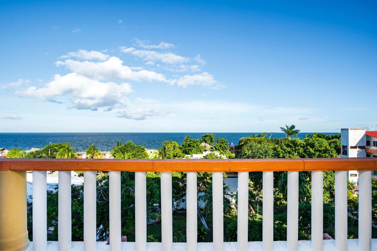 Hotel Capital O Oxtankah,Chetumal Bay Calderitas Zewnętrze zdjęcie